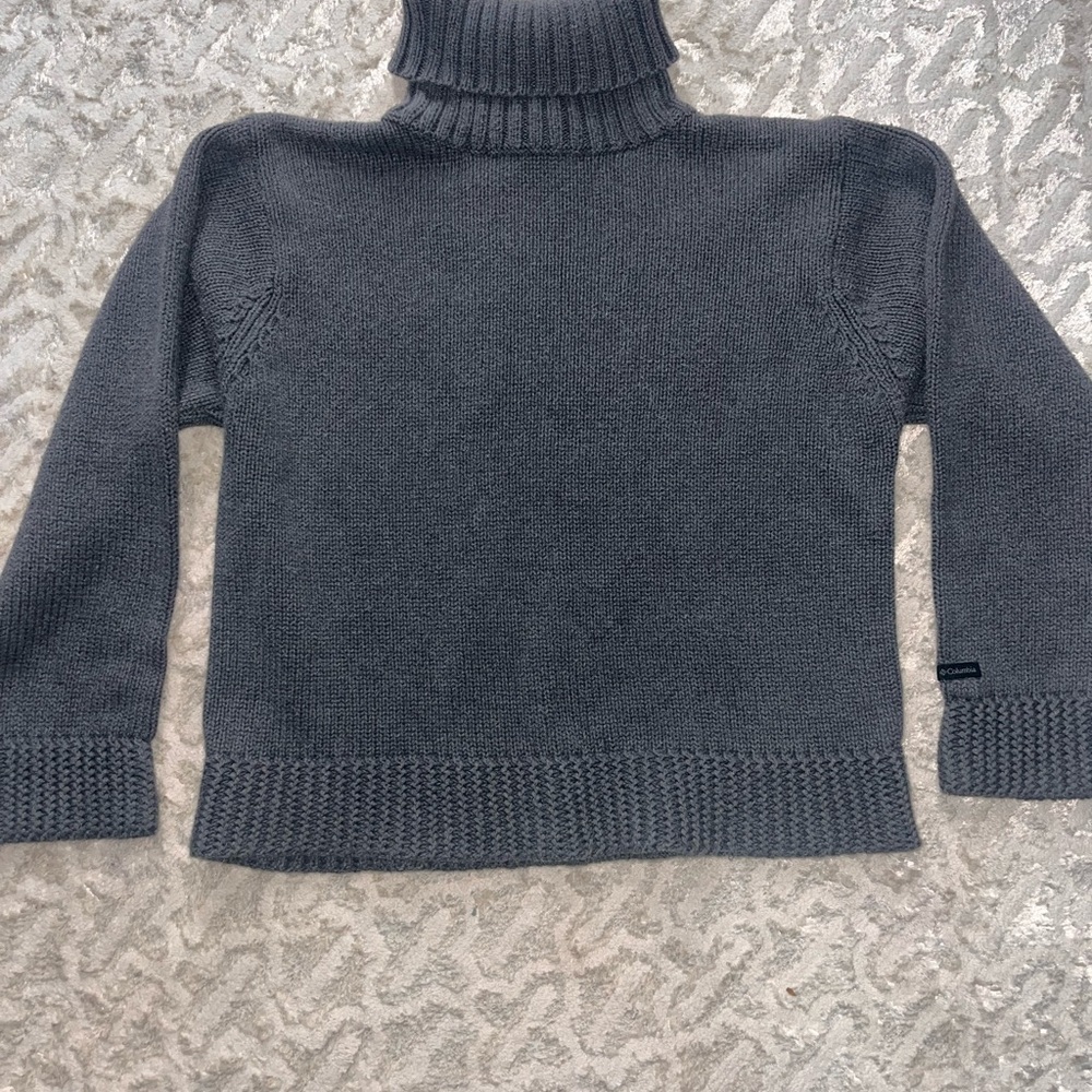 Columbia Gray cable Knit Sweater large